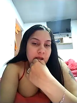 esmeralda jadees online show from April 30, 2:13 pm