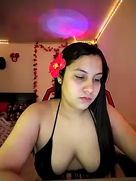 esmeralda jadees online show from May 2, 9:09 pm