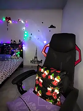 esmeralda jadees online show from December 22, 9:15 pm