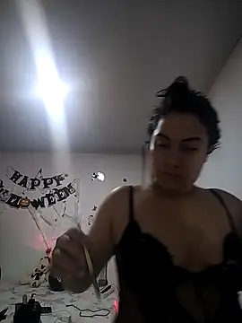 esmeralda jadees online show from October 30, 8:50 pm