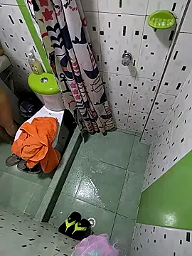 esmeralda jadees online show from April 4, 8:15 pm