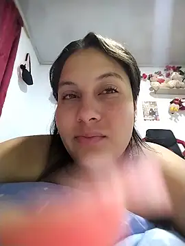 Snapshot of esmeralda_jadees chatting on June 18, 11:15 am esmeralda jadees online show from June 18, 11:15 am