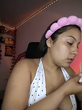 Snapshot of esmeralda_jadees chatting on June 25, 8:58 pm esmeralda jadees online show from June 25, 8:58 pm