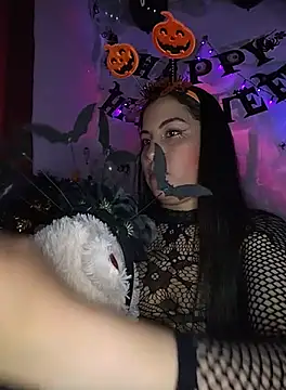 esmeralda jadees online show from October 3, 7:59 pm
