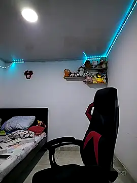 esmeralda jadees online show from March 8, 9:45 am