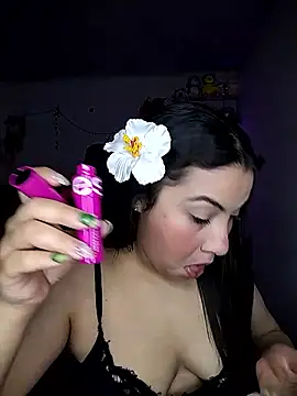 esmeralda jadees online show from January 9, 8:49 pm