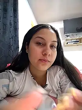 esmeralda jadees online show from May 7, 1:14 pm