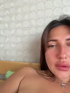 AleksandraRich online show from June 26, 1:11 am