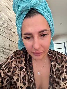 AleksandraRich online show from May 15, 1:58 am