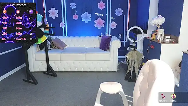 Snapshot of Kira_Kenet chatting on October 27, 10:49 am Kira Kenet online show from October 27, 10:49 am