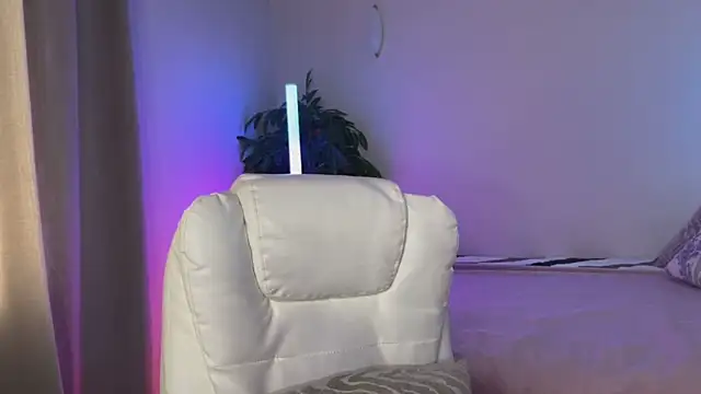  Vikky Moon  online show from May 9, 12:58 am