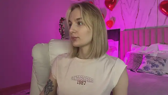  Vikky Moon  online show from March 9, 12:58 am