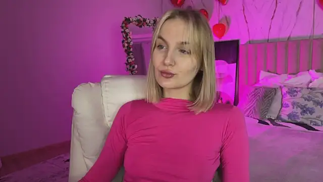  Vikky Moon  online show from March 12, 1:00 am