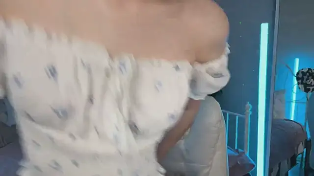  Vikky Moon  online show from June 16, 12:54 am