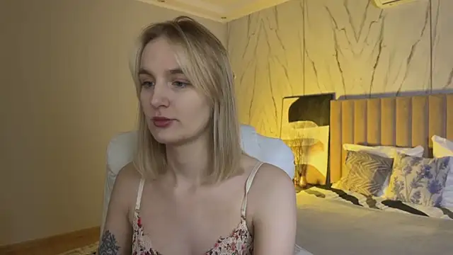  Vikky Moon  online show from April 18, 12:46 am