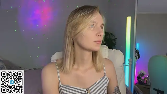  Vikky Moon  online show from July 2, 12:55 am