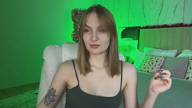  Vikky Moon  online show from January 8, 1:11 am