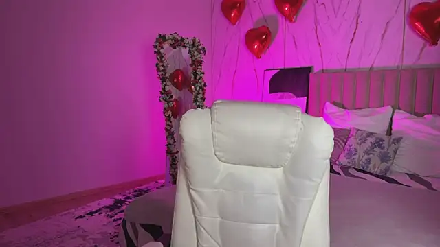  Vikky Moon  online show from March 25, 12:44 am