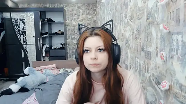 Snapshot of RendyDow chatting on February 18, 8:11 am RendyDow online show from February 18, 8:11 am