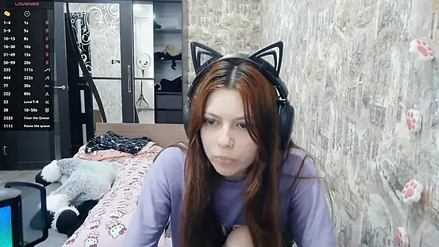 Snapshot of RendyDow chatting on February 9, 8:23 am RendyDow online show from February 9, 8:23 am