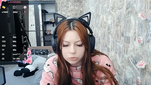 Snapshot of RendyDow chatting on February 4, 8:20 am RendyDow online show from February 4, 8:20 am