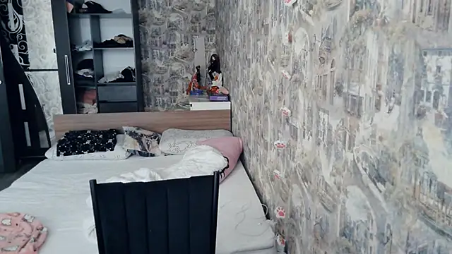 Snapshot of RendyDow chatting on February 25, 8:03 am RendyDow online show from February 25, 8:03 am