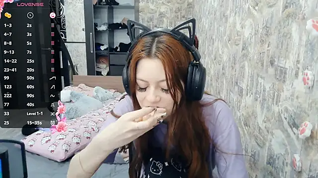 Snapshot of RendyDow chatting on February 10, 8:13 am RendyDow online show from February 10, 8:13 am