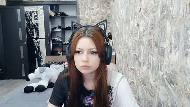 Snapshot of RendyDow chatting on February 24, 9:10 am RendyDow online show from February 24, 9:10 am