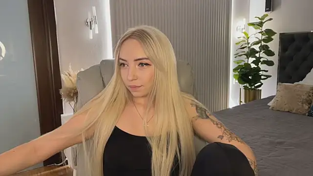 OhMyEmma online show from April 6, 1:12 am