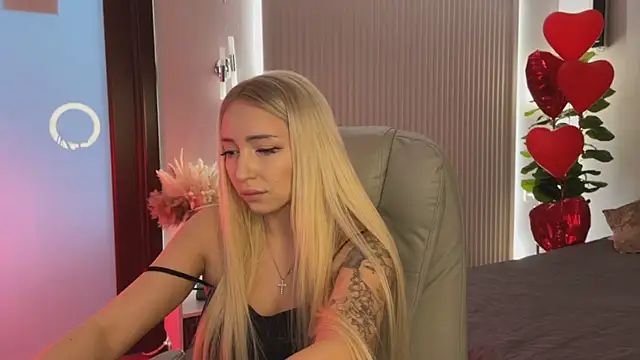 OhMyEmma online show from February 28, 3:28 am