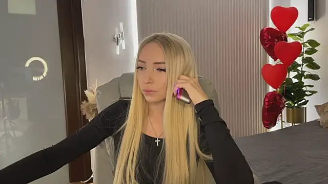 OhMyEmma online show from March 4, 1:13 am