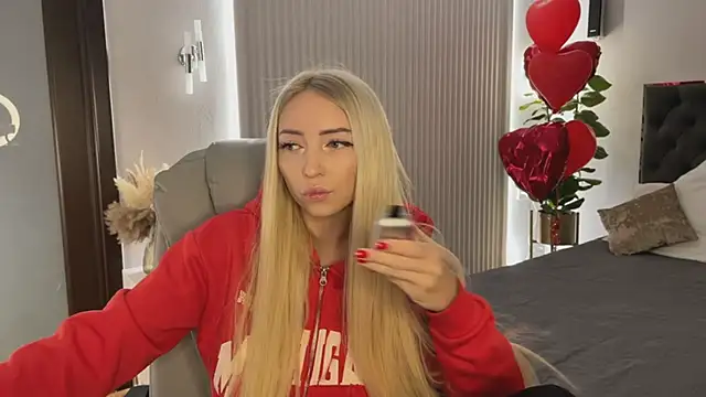 OhMyEmma online show from February 26, 1:27 am