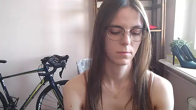 love megi online show from March 3, 2:24 pm