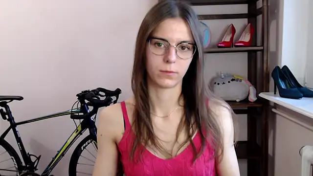 love megi online show from December 14, 7:36 am