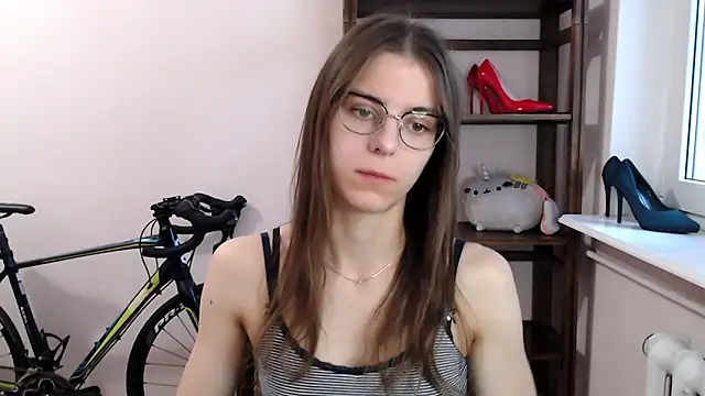 love megi online show from December 21, 7:32 am