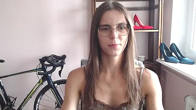 love megi online show from April 3, 1:28 pm