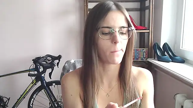 love megi online show from May 18, 1:27 pm