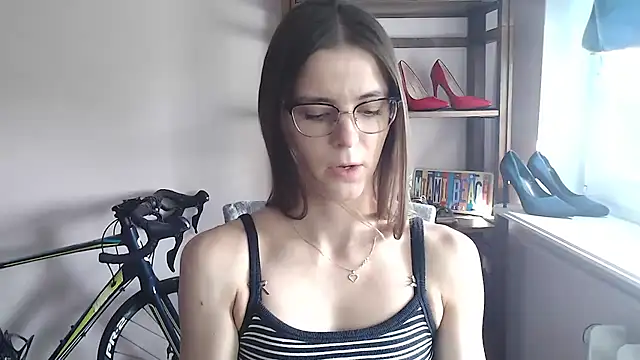 Snapshot of love_megi chatting on June 30, 1:33 pm love megi online show from June 30, 1:33 pm
