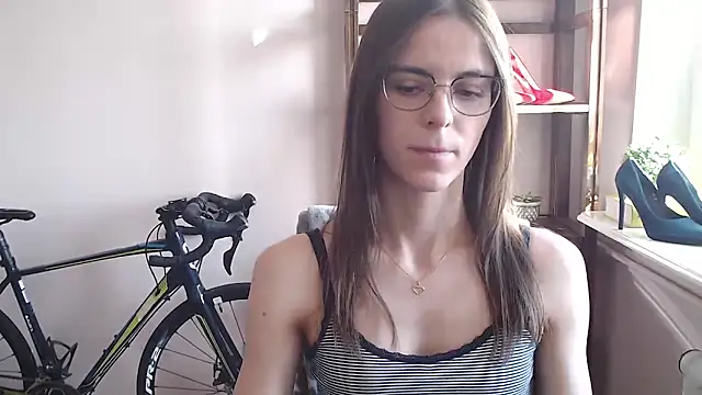 love megi online show from March 5, 1:30 pm