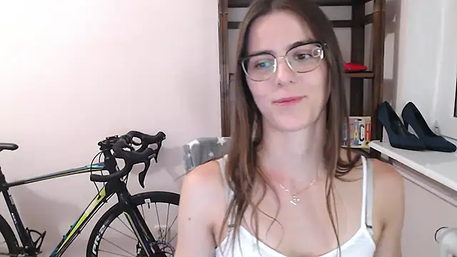 love megi online show from April 18, 7:58 pm