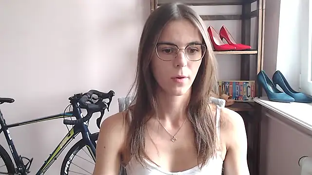 love megi online show from April 20, 1:35 pm