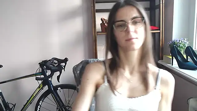 love megi online show from February 9, 2:26 pm