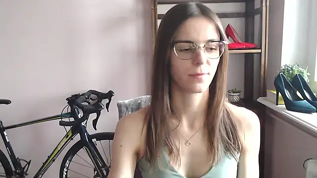 love megi online show from February 24, 2:29 pm