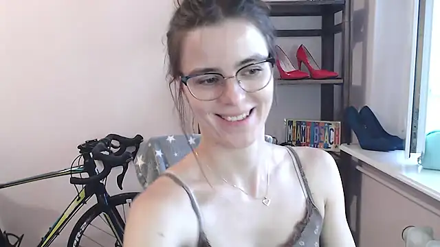 Snapshot of love_megi chatting on June 28, 6:36 pm love megi online show from June 28, 6:36 pm