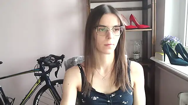 love megi online show from February 5, 2:24 pm