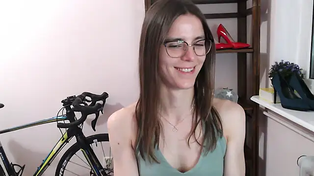 love megi online show from February 7, 7:22 pm