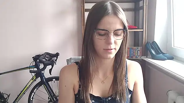Snapshot of love_megi chatting on June 15, 1:44 pm love megi online show from June 15, 1:44 pm