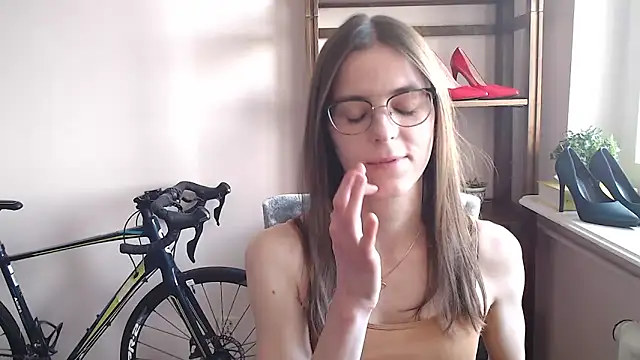 love megi online show from February 26, 2:28 pm