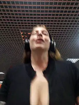 Bella Gloria online show from September 16, 5:25 pm