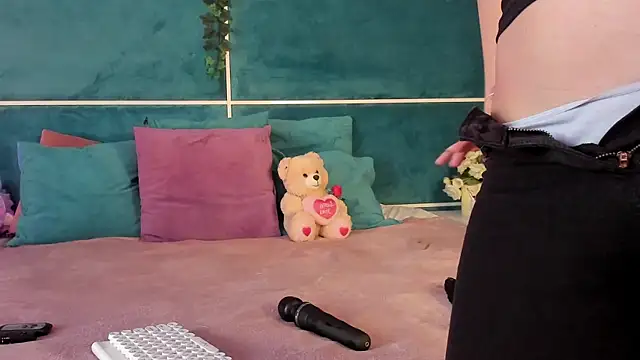 SunnyGlow online show from October 28, 6:45 am